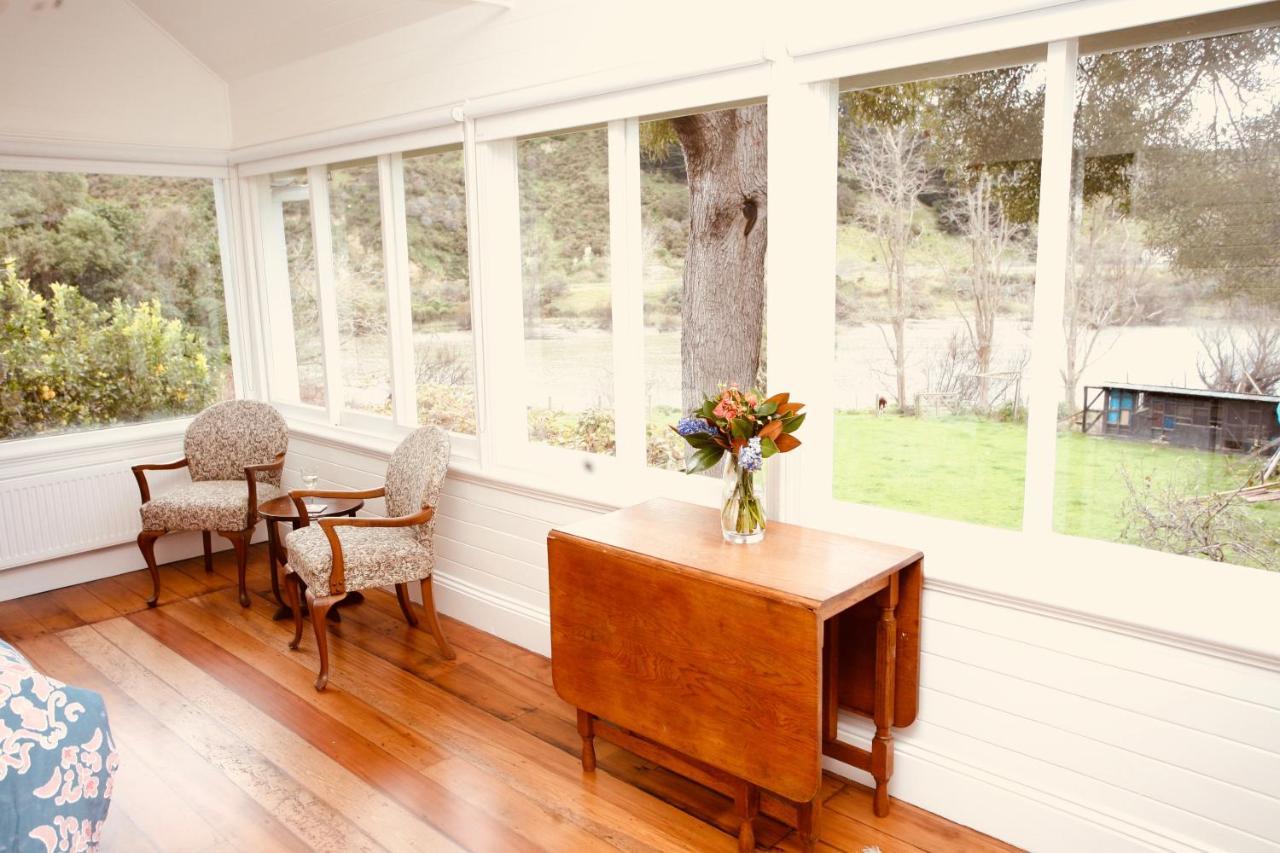 The Signal Box Hotel Whanganui Ngoại thất bức ảnh
